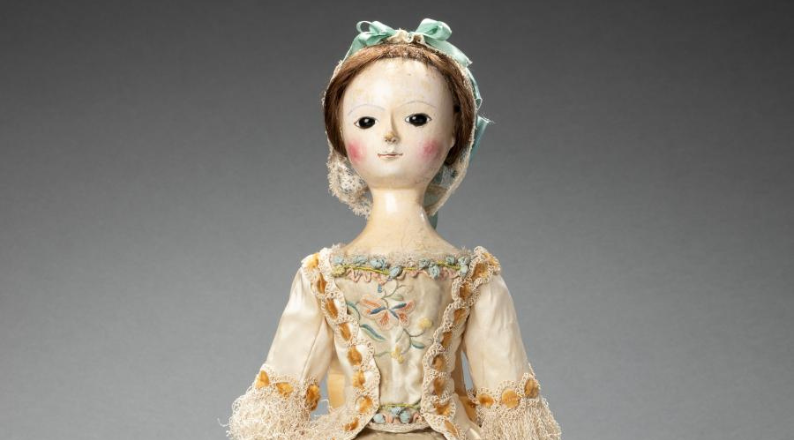 トールペイント作品ANTIQUE-Doll Barry Art Museum Highlights Early Fashion Dolls in New Exhibition